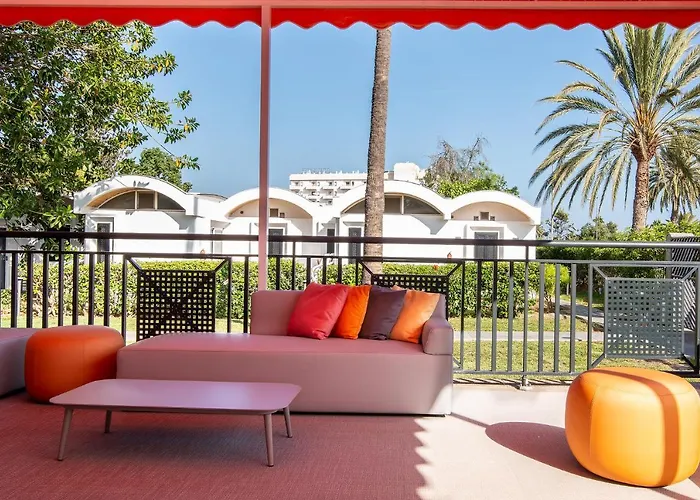 بانغالوز كورديال بياريتز * بلايا ديل إنغلز