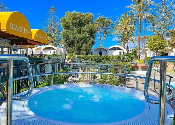 بانغالوز كورديال بياريتز بلايا ديل إنغلز